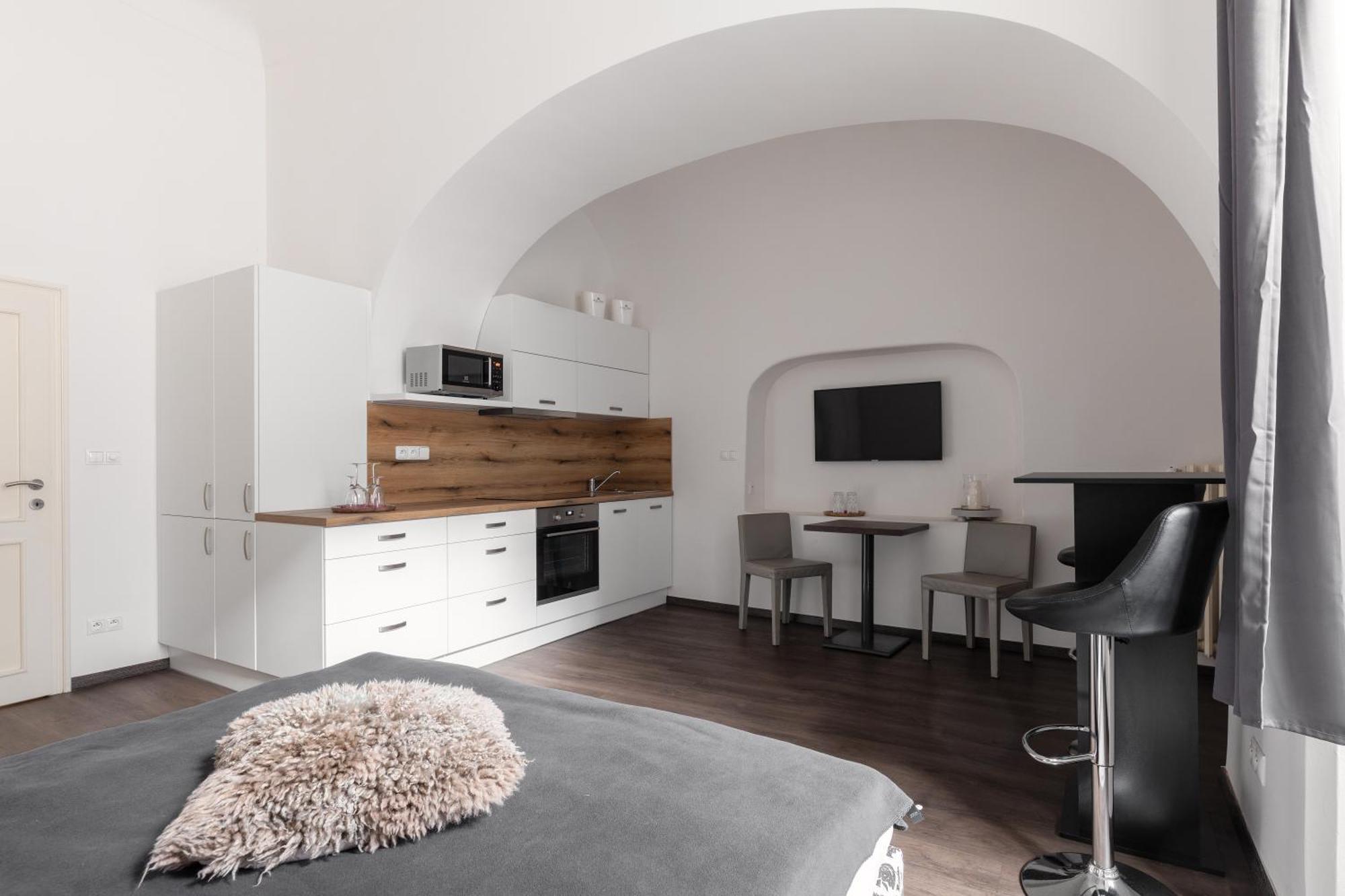 Old Town Square Residence By Emblem Prag Exterior foto